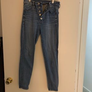 AMERICAN EAGLE HIGH RISE SKINNY JEANS!